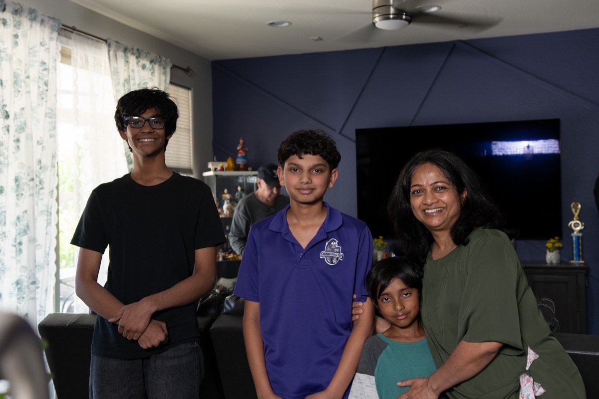 All 3 Daniels with their mom :)
